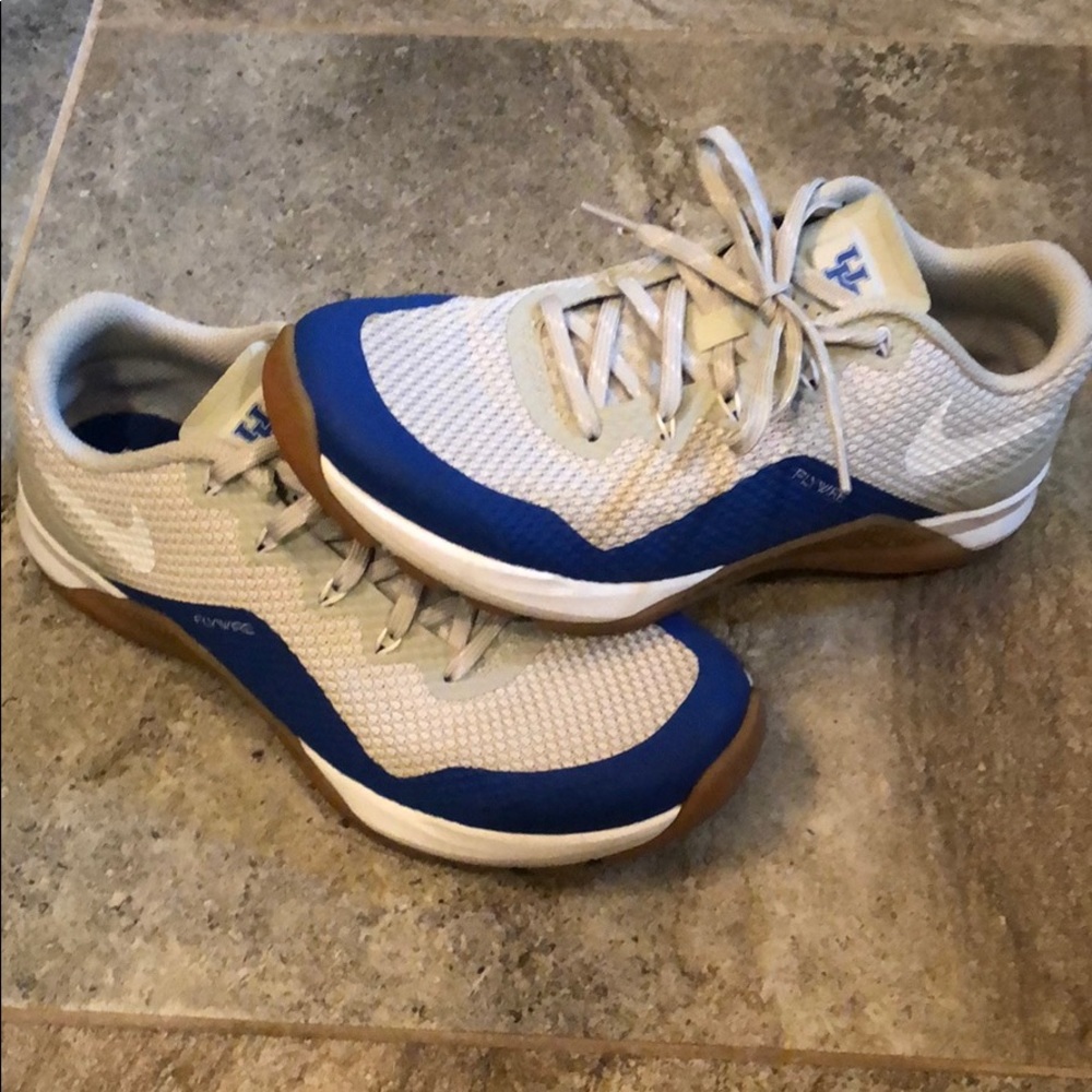 UK men’s Nike Flywires size 8